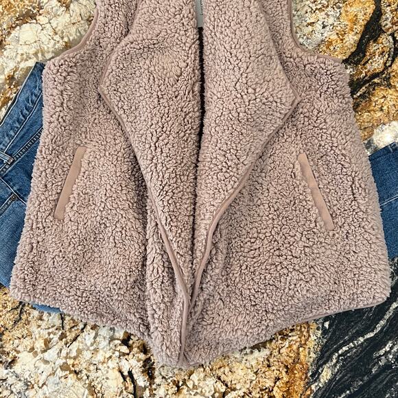 NWT Francesca's Harper Heritage Rose Pink Wubby Open Cardigan Vest - Picture 5 of 10